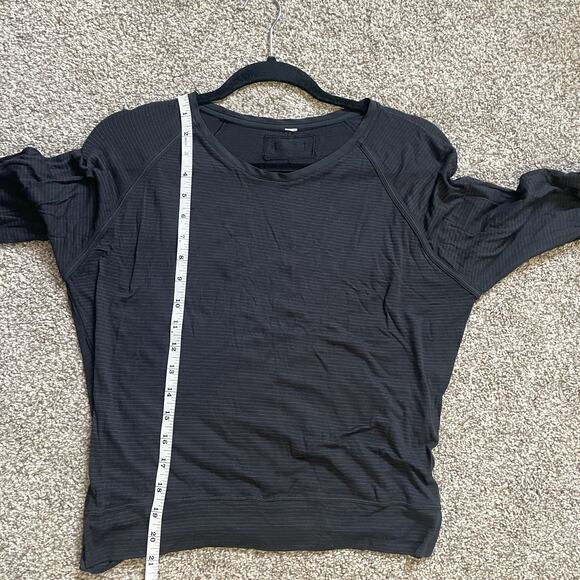 Lululemon Gray lightweight Long sleeve - Picture 8 of 8